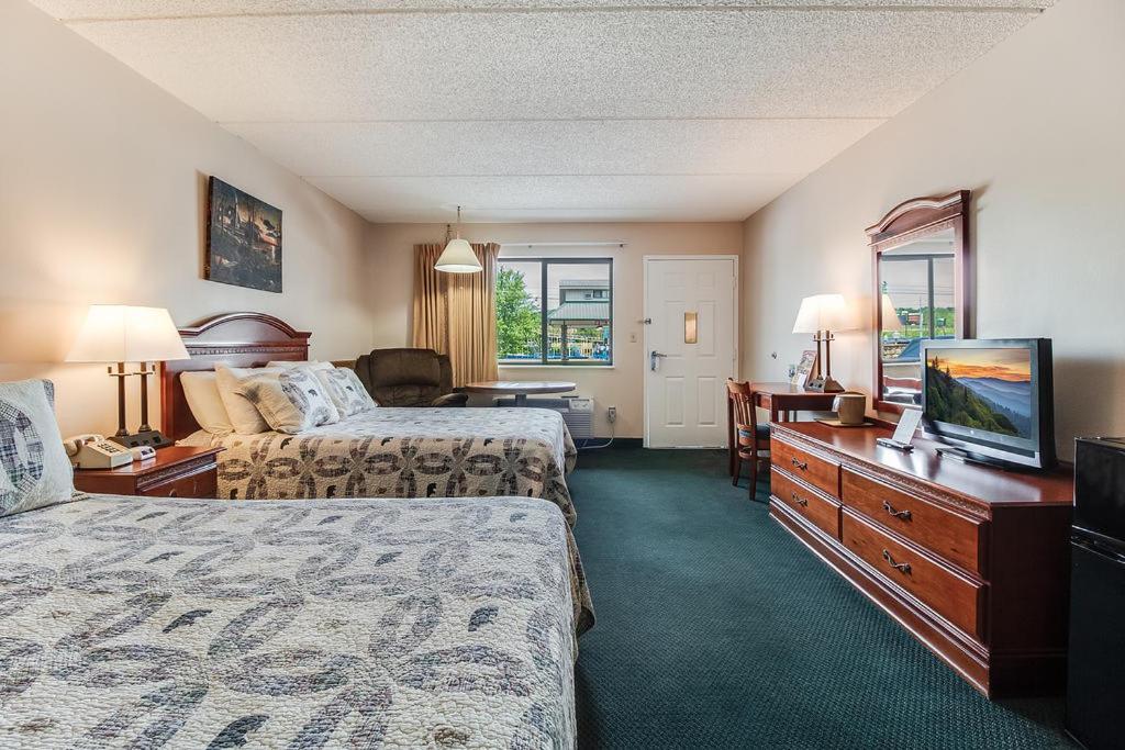 Mountain Breeze Motel - Housity