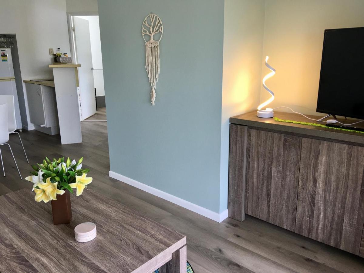 Apartment in 4* Resort - pool views - great location - Housity