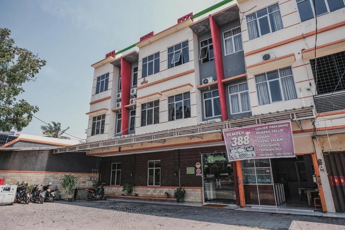 Suitetrails - RedDoorz @ Jalan Hayam Wuruk Lampung 2
