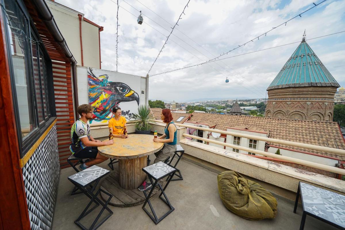 Envoy Hostel and Tours - Housity