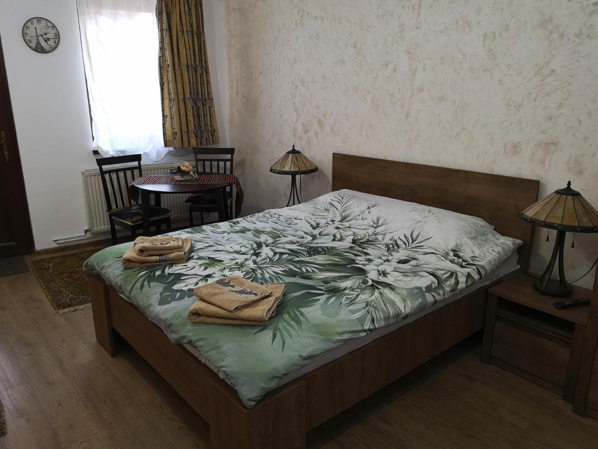 Clemence Guesthouse - Housity