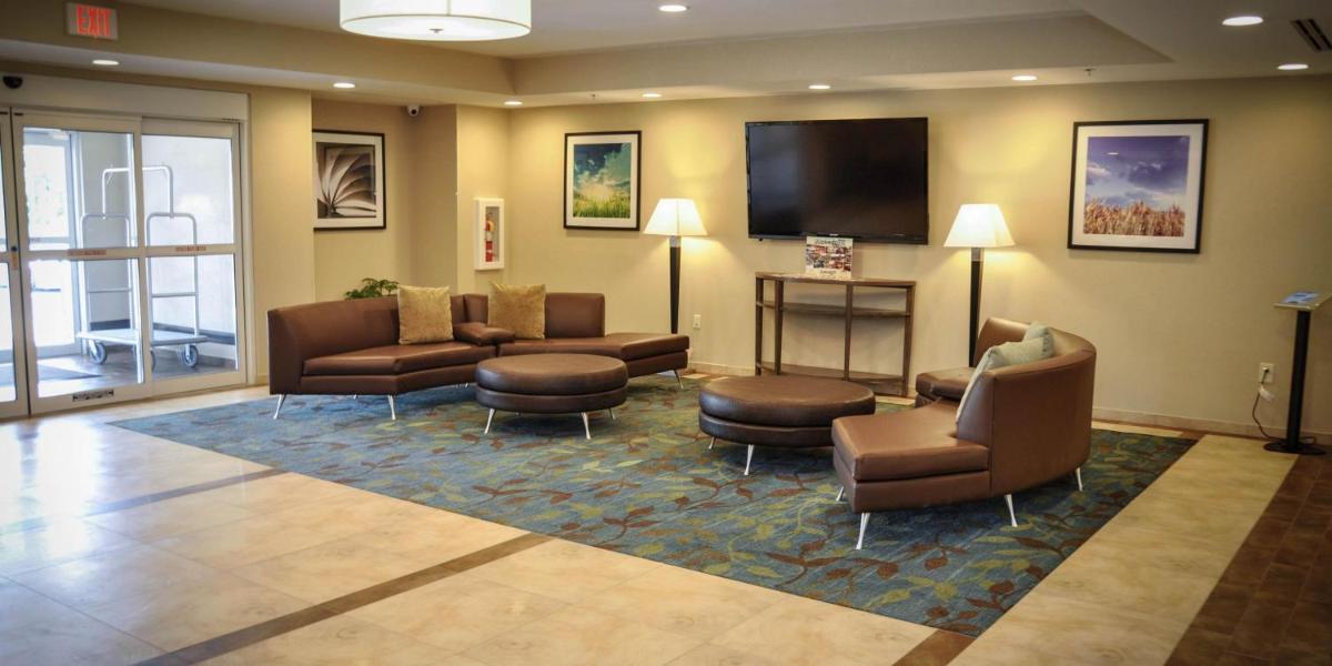 Candlewood Suites Pearl by IHG - Housity