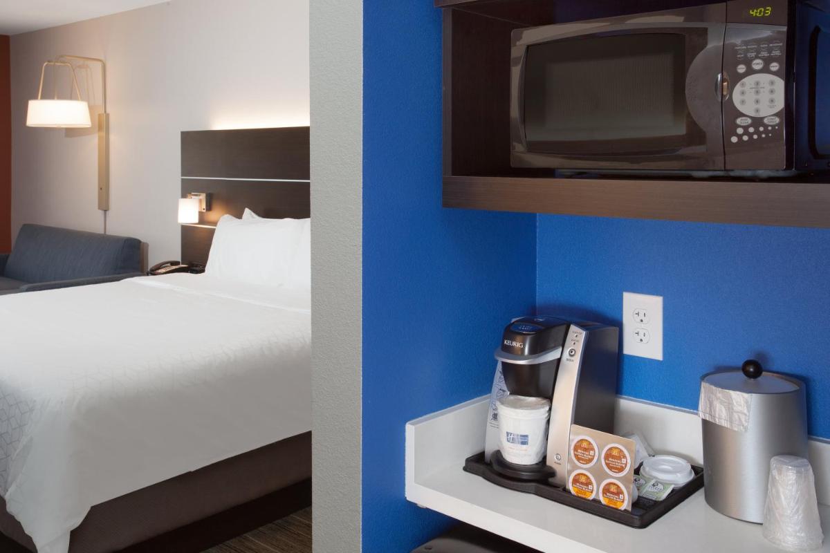 Holiday Inn Express Haskell-Wayne Area by IHG - Housity