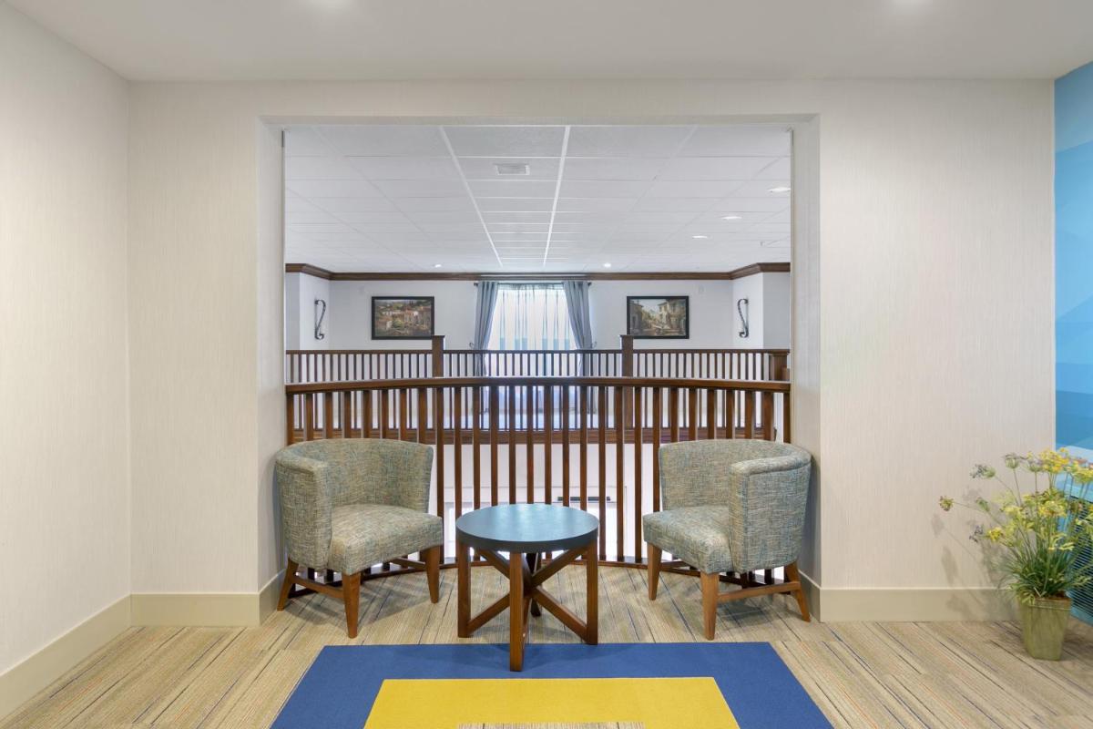 Holiday Inn Express Mount Arlington by IHG - Housity