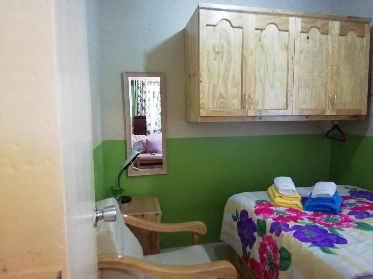 Laly's B8 cozy Vacation Townhouse - 10km to SBMA - Housity