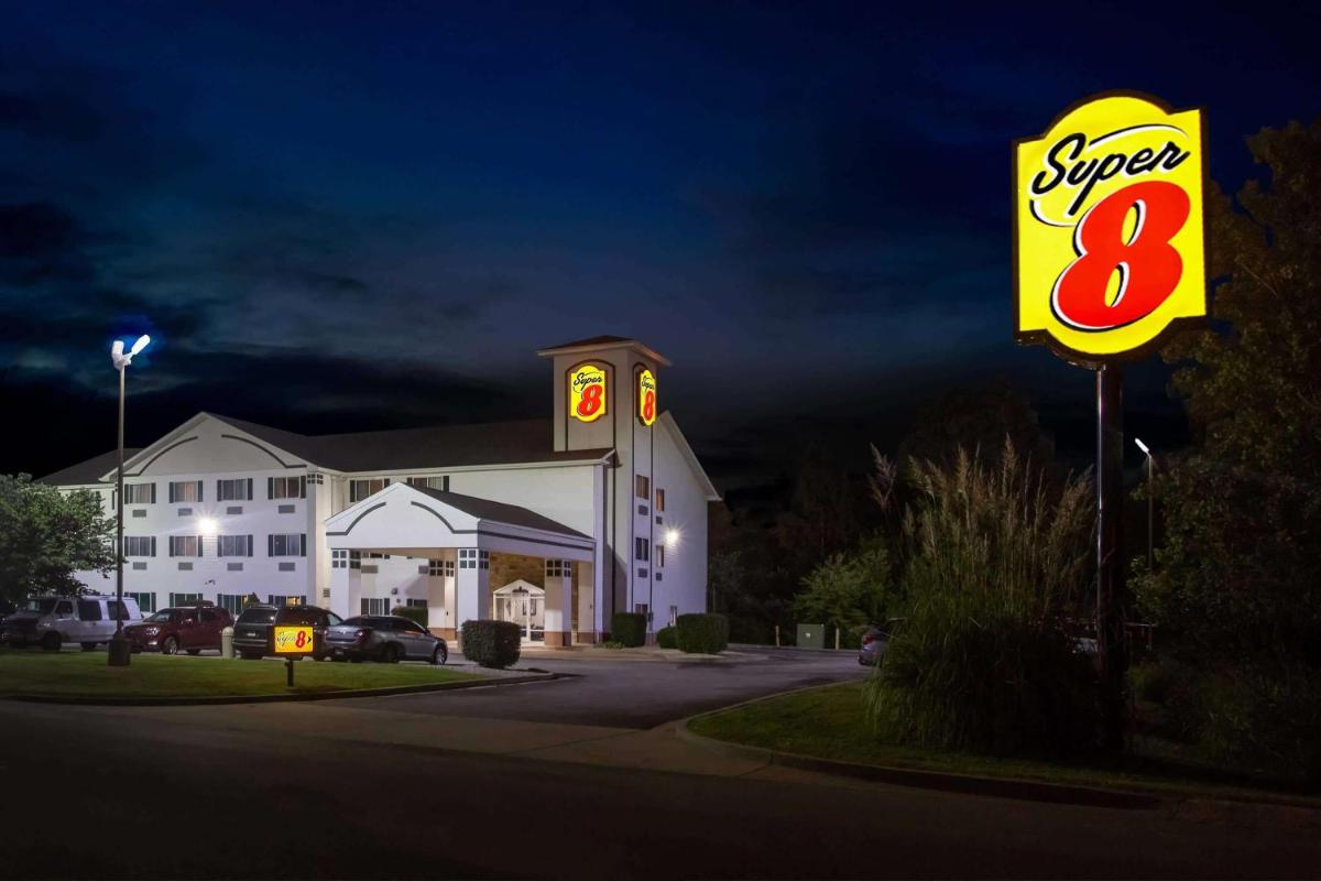 Super 8 by Wyndham Union - Housity