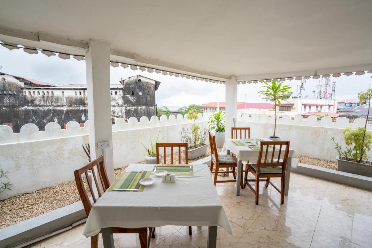 Stonetown View Inn - Housity