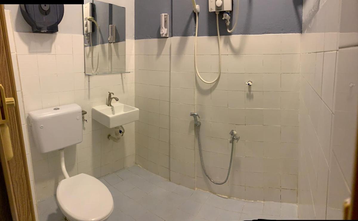Unique 9 HomeStay @ Seremban Taman Permai 3 - Housity