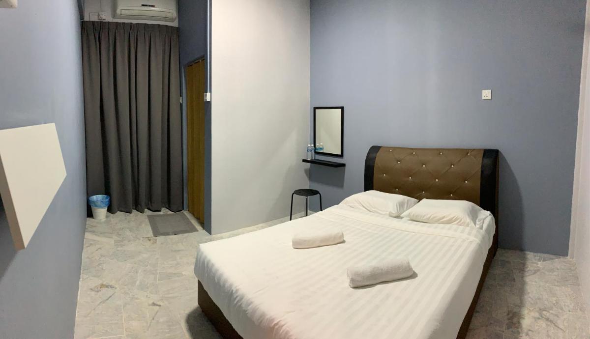 Unique 9 HomeStay @ Seremban Taman Permai 3 - Housity
