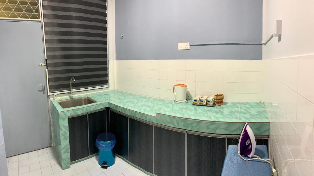 Unique 9 HomeStay @ Seremban Taman Permai 3 - Housity