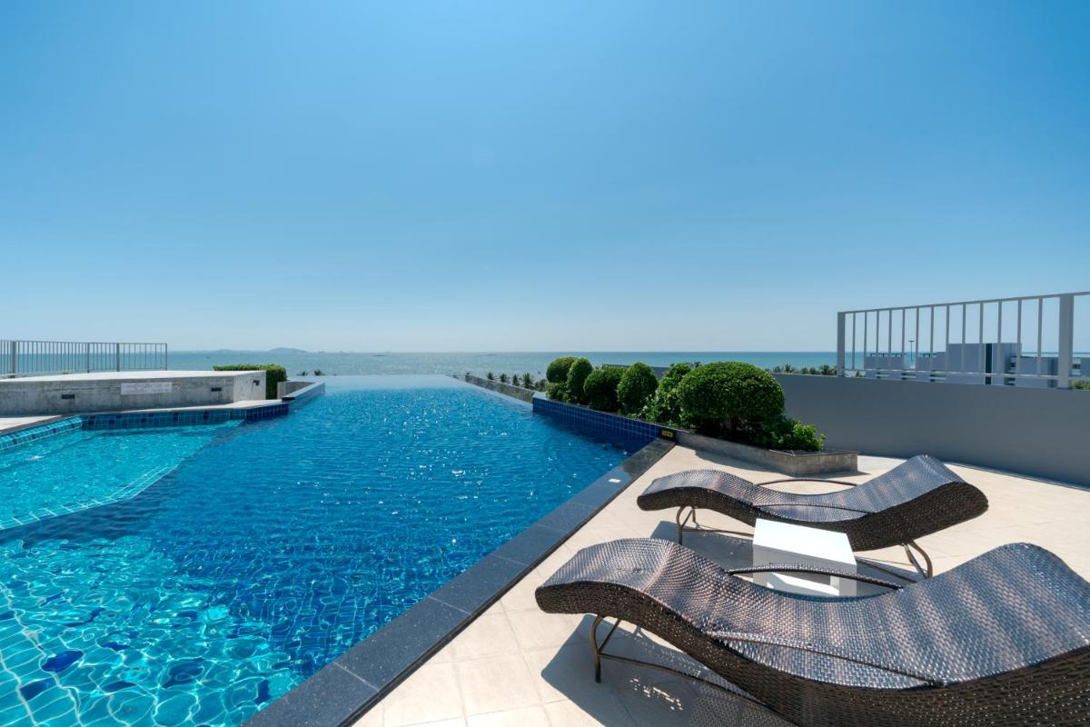 Execlusive Seaview 1 bedroom suite with toproof pool at The Patio Bangsaen - Housity
