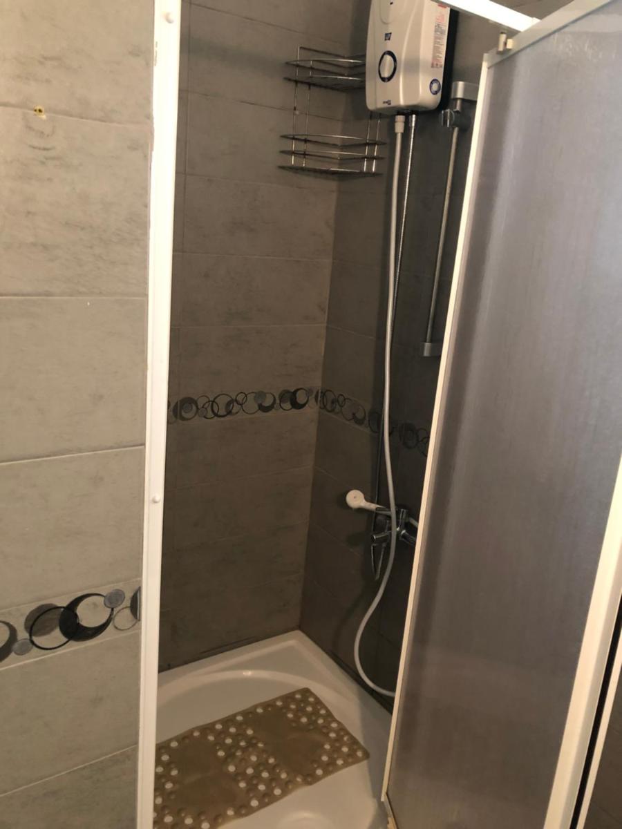 Suitetrails - Reflex Apartment Spacious and Comfortable