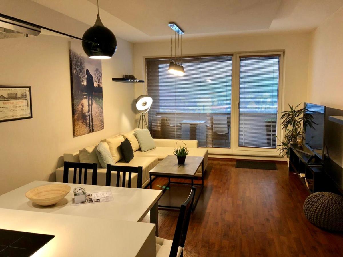City View Luxury Apartment - Housity