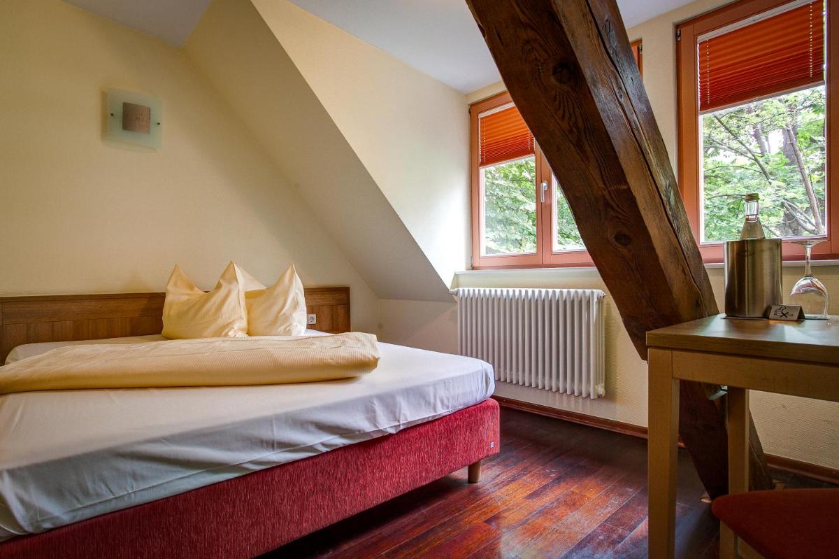 Hotel Hoepfner Burghof - Housity