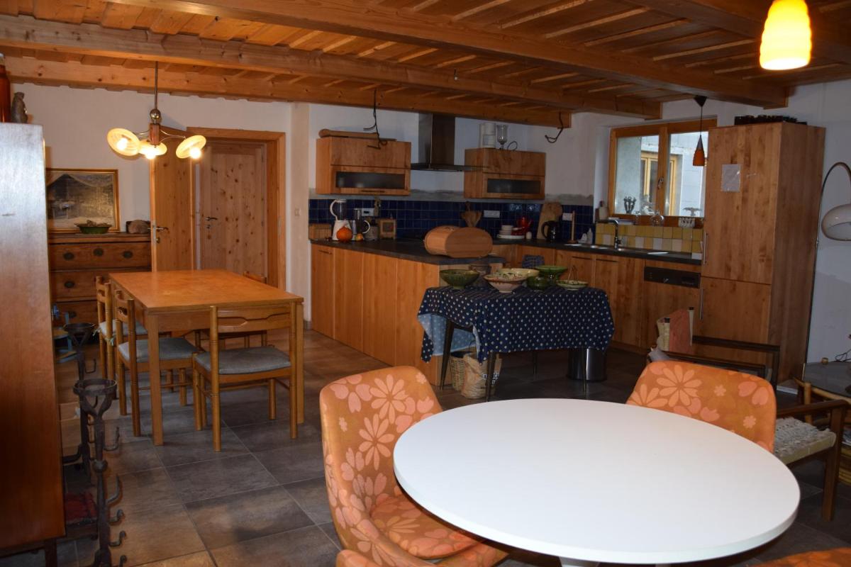 Zderaz pardubice Countryside vacation home near Proseč - Housity