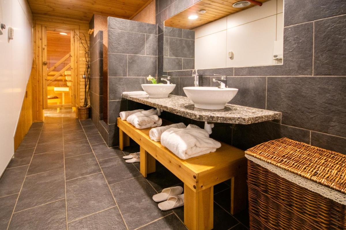 Hotel Somlom - ECO Friendly Montseny - Housity
