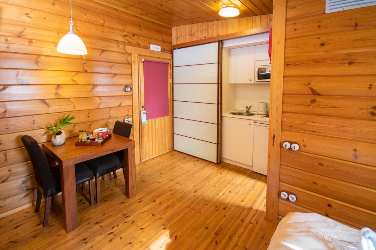 Hotel Somlom - ECO Friendly Montseny - Housity
