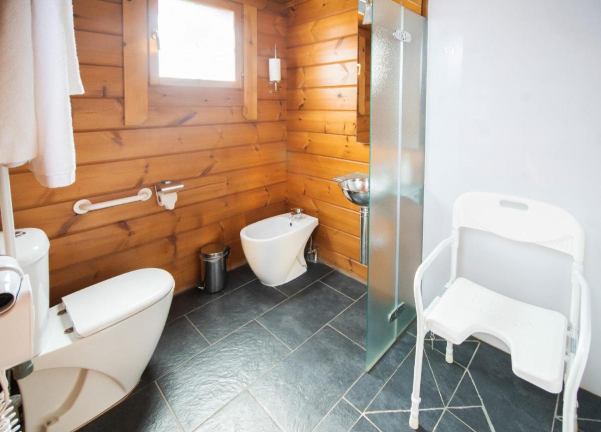 Un baño de Hotel Somlom - ECO Friendly Montseny