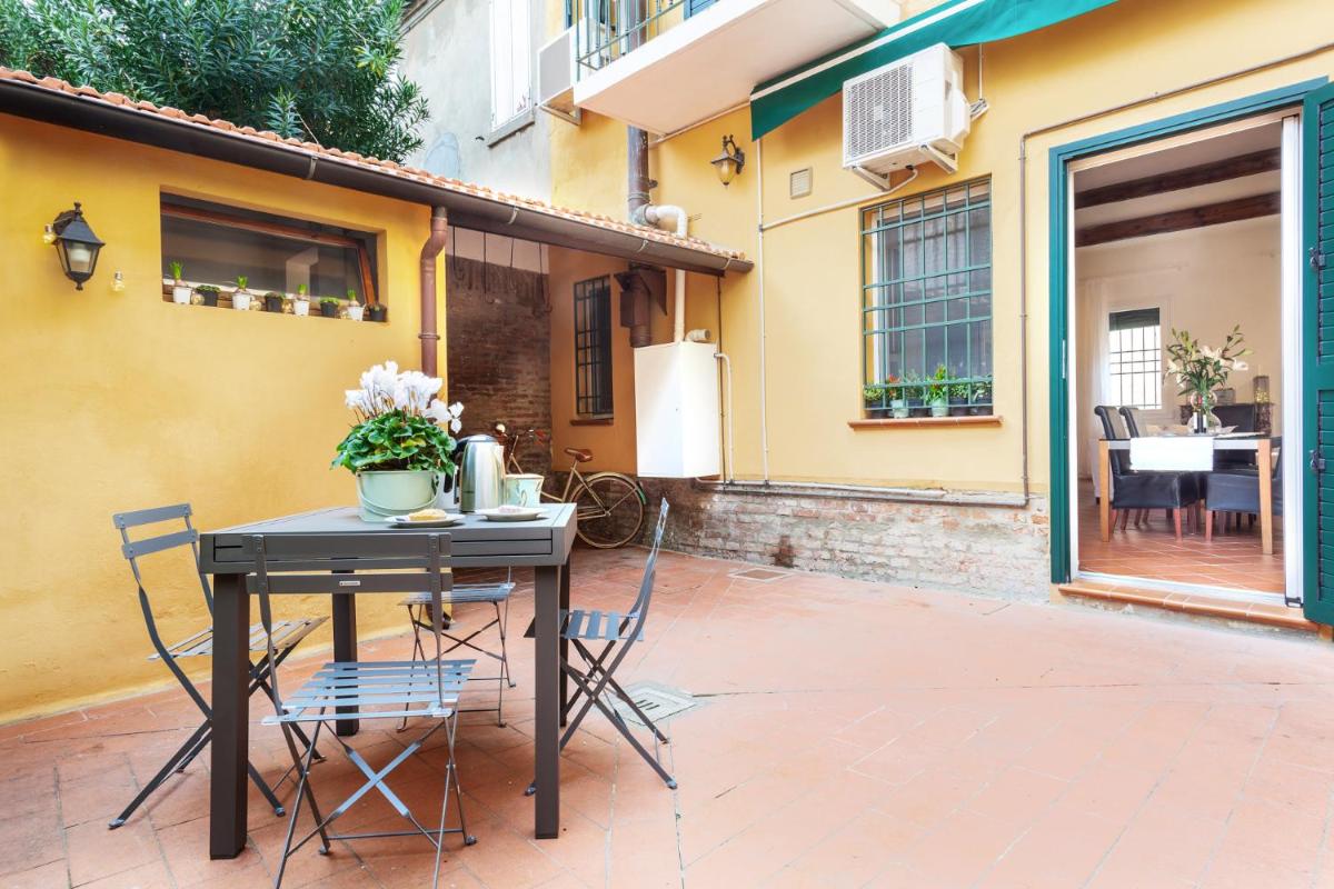 L'angolo segreto nel pieno centro di Ferrara - Housity