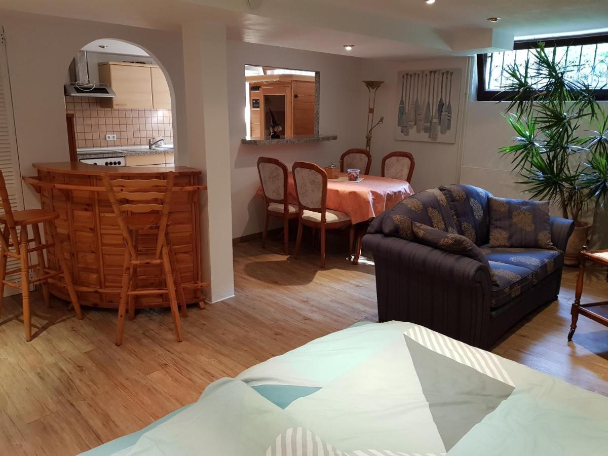 4 Sterne Souterrain Apartment Alt-Mariendorf - Housity