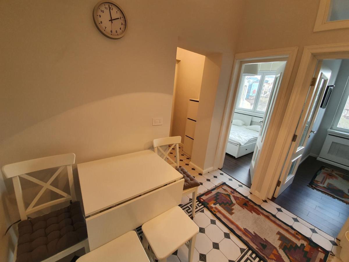 Belgrade Center Apartment Slavija Square III - Housity
