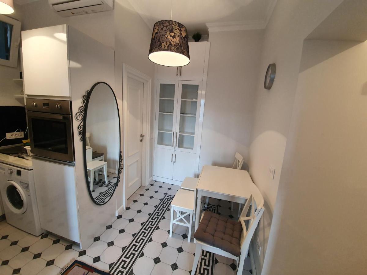 Belgrade Center Apartment Slavija Square III - Housity