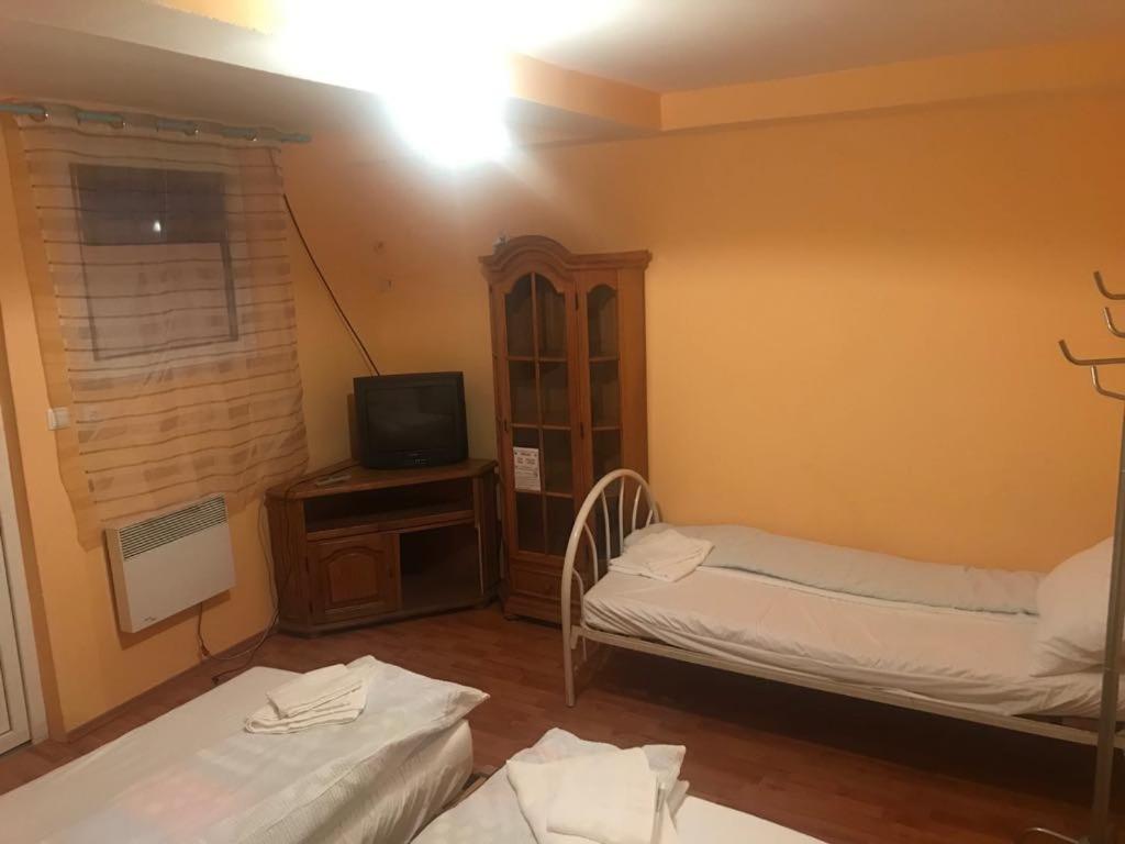 Casa albastră - Housity