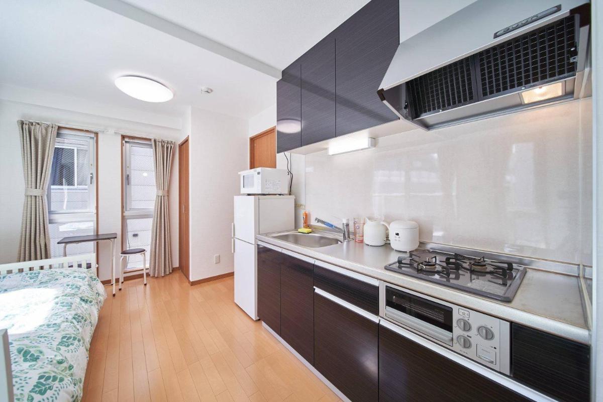 Nanba Kuromon Market yuzuki302 - Housity