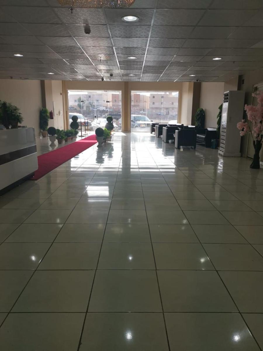 Golden Dakhil - Housity