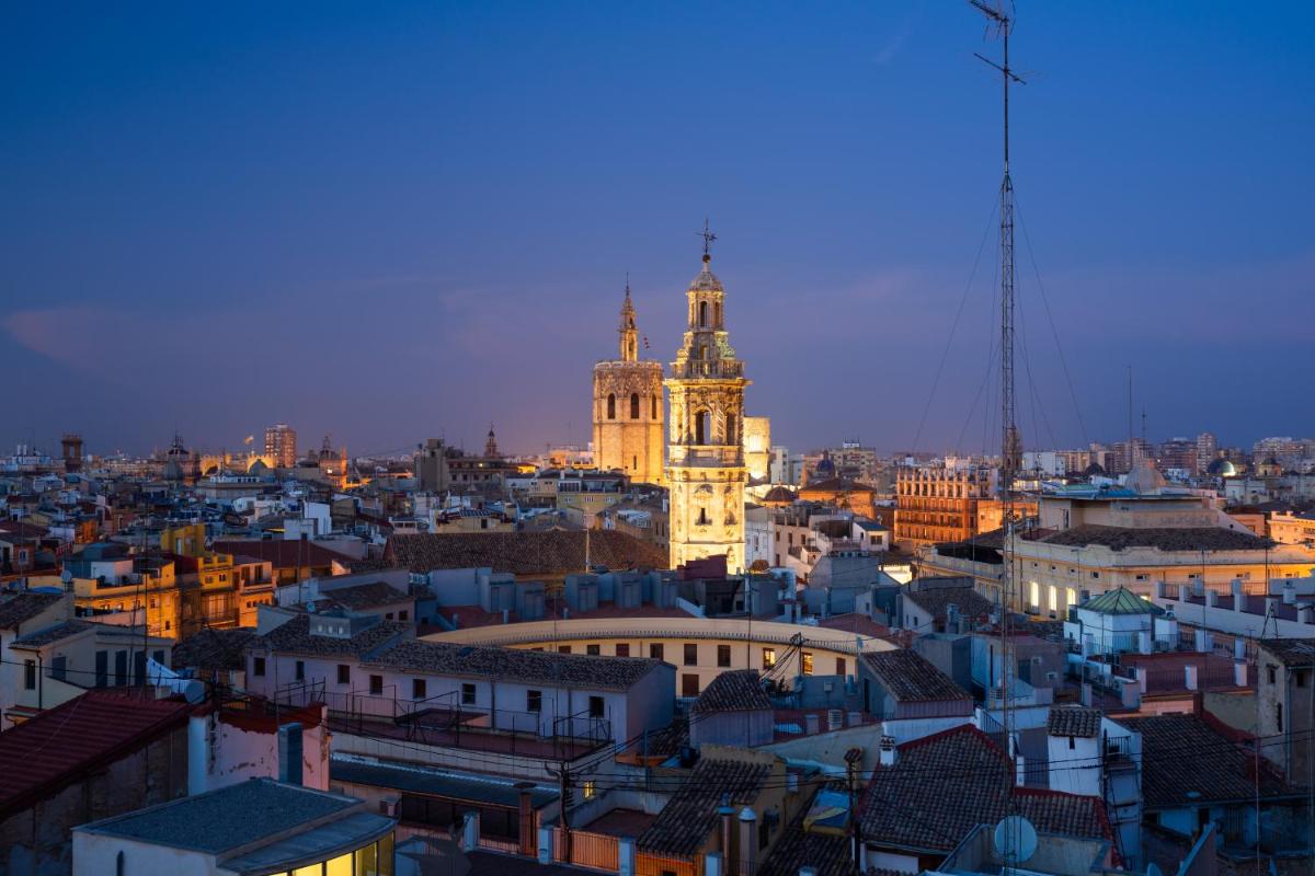 Valencia Luxury - Boutique Market - Housity