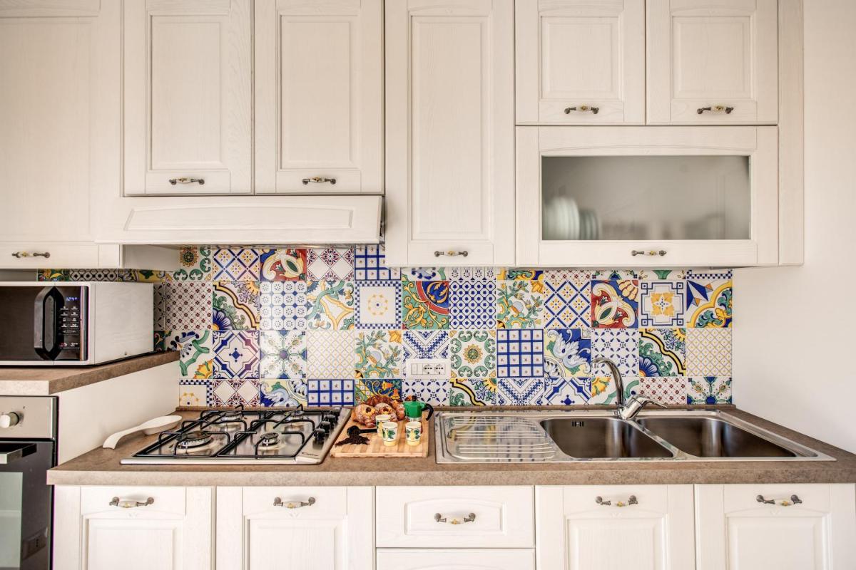 MEDITERRANEAN HOUSE - Housity