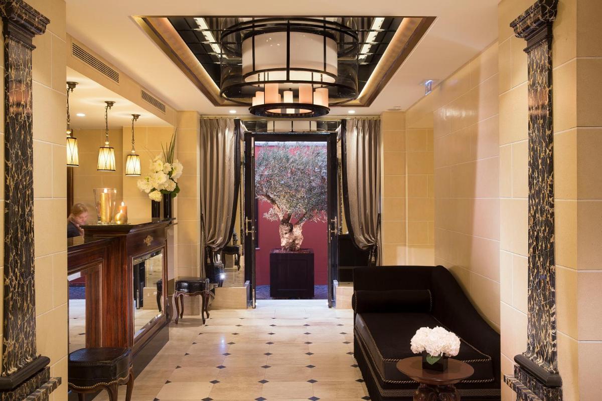 Coin salon dans l'établissement Le Belmont Paris