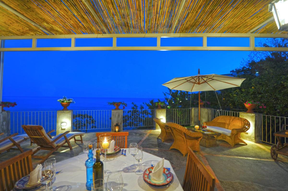 Suitetrails - Palazzo Rocco Villa Red Moon in Love