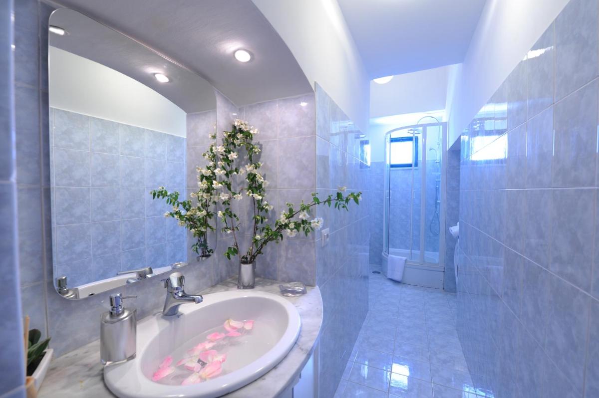 Suitetrails - Palazzo Rocco Villa Red Moon in Love