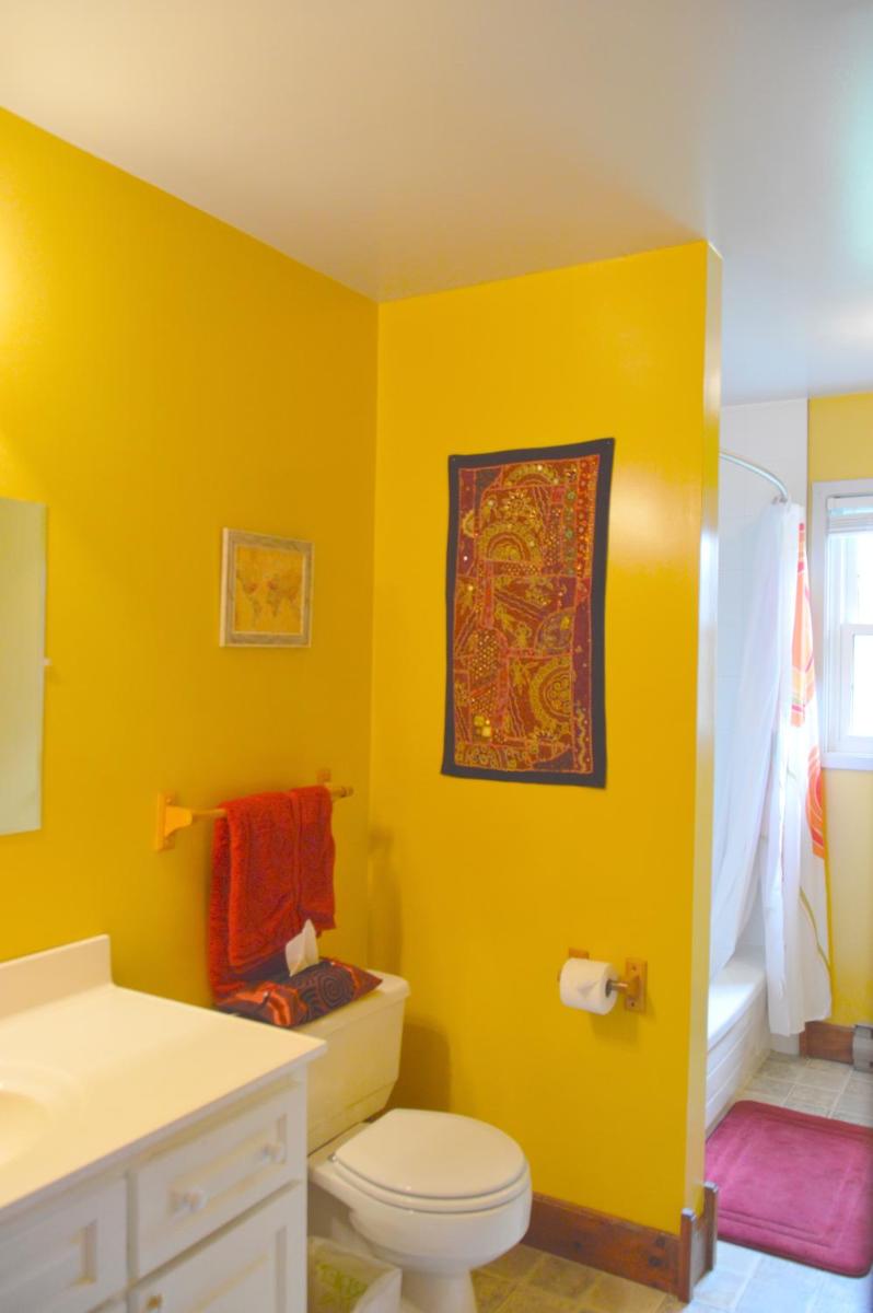 Yellow Door Bed and Breakfast - Housity