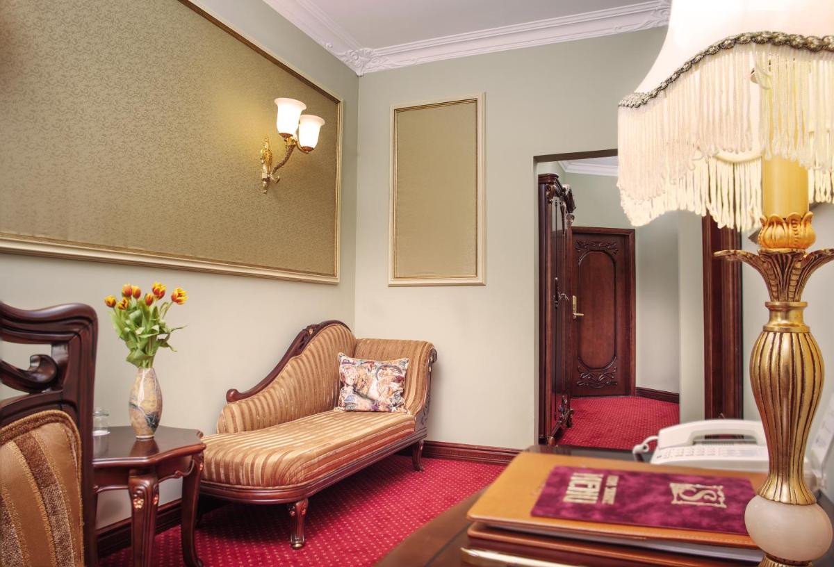 Staro Hotel - Housity