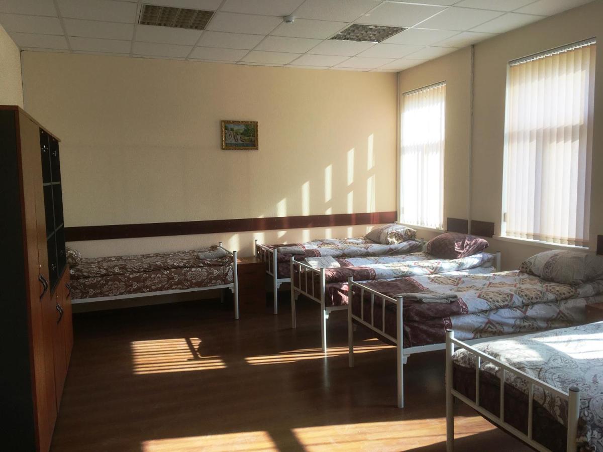 Khostel zhili byli - Housity