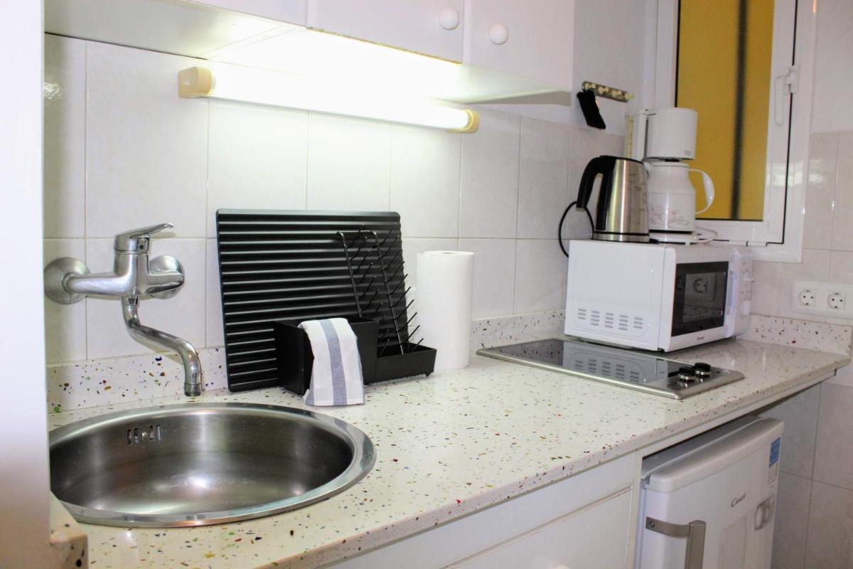 Suitetrails - Sea and pool view apartment Bamira