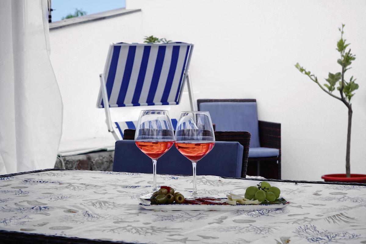 Lipari By The Beach - Housity