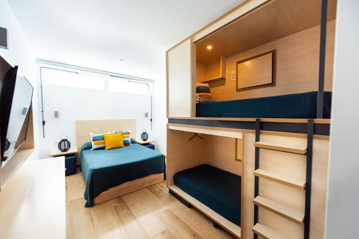 TAKE SURF Hostel Conil - Housity