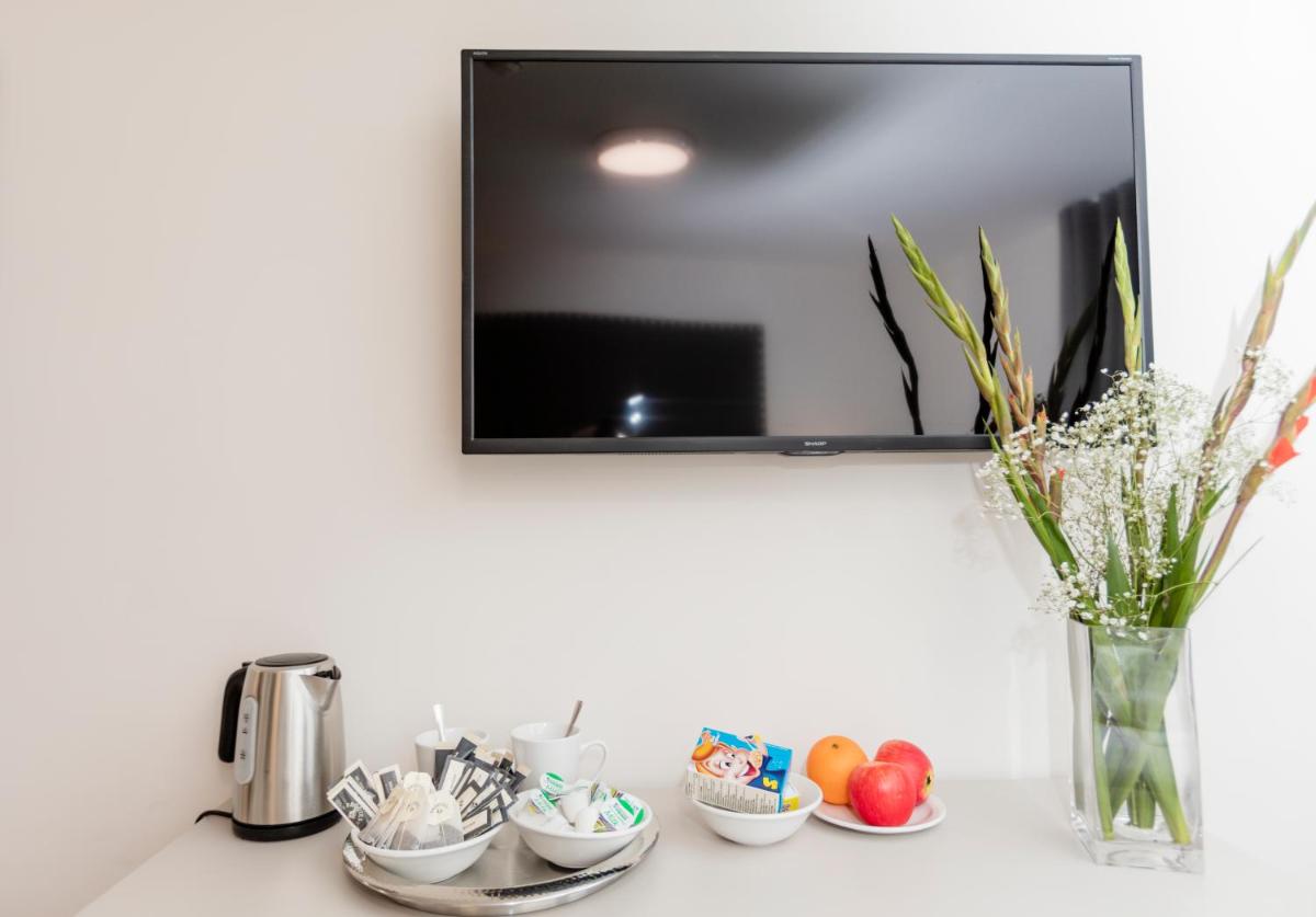 The Dalkeith  by Pillow - Housity