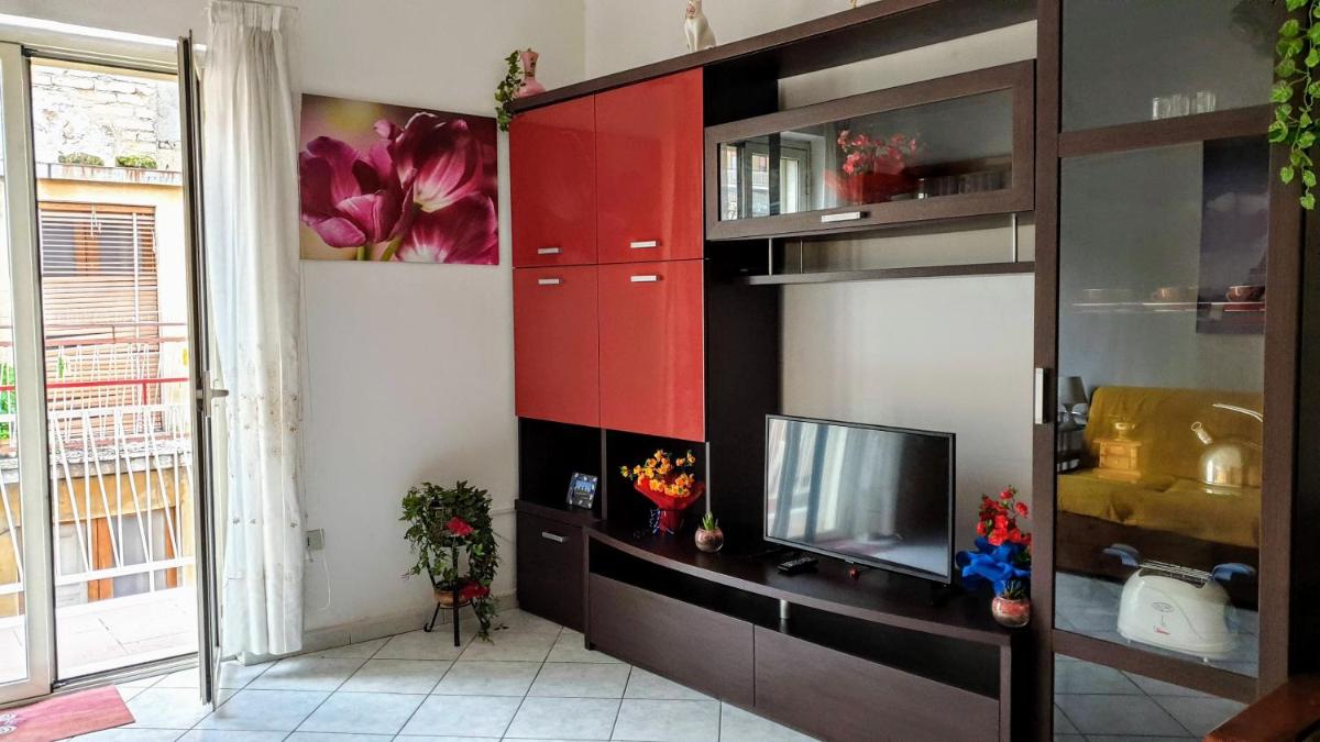 24 Cannoli - Housity