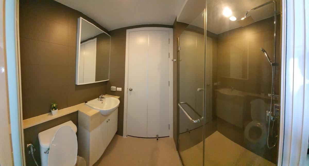 Execlusive Seaview 1 bedroom suite with toproof pool at The Patio Bangsaen - Housity