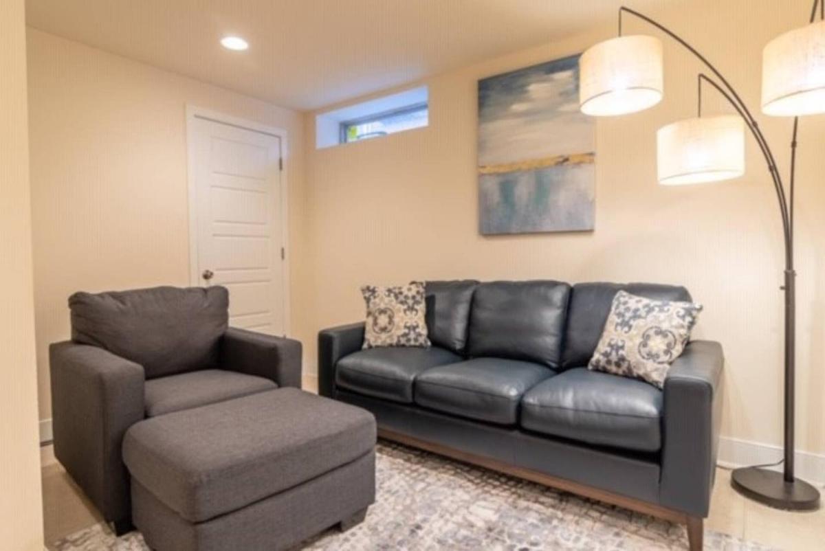 Beautiful Lux 4 Bedroom*Near PENN/CHOP*Roof Deck - Housity