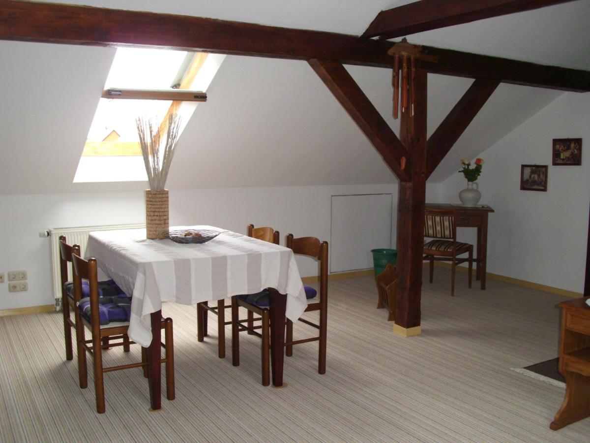 Ferienwohnung Am Dorfplatz - Housity