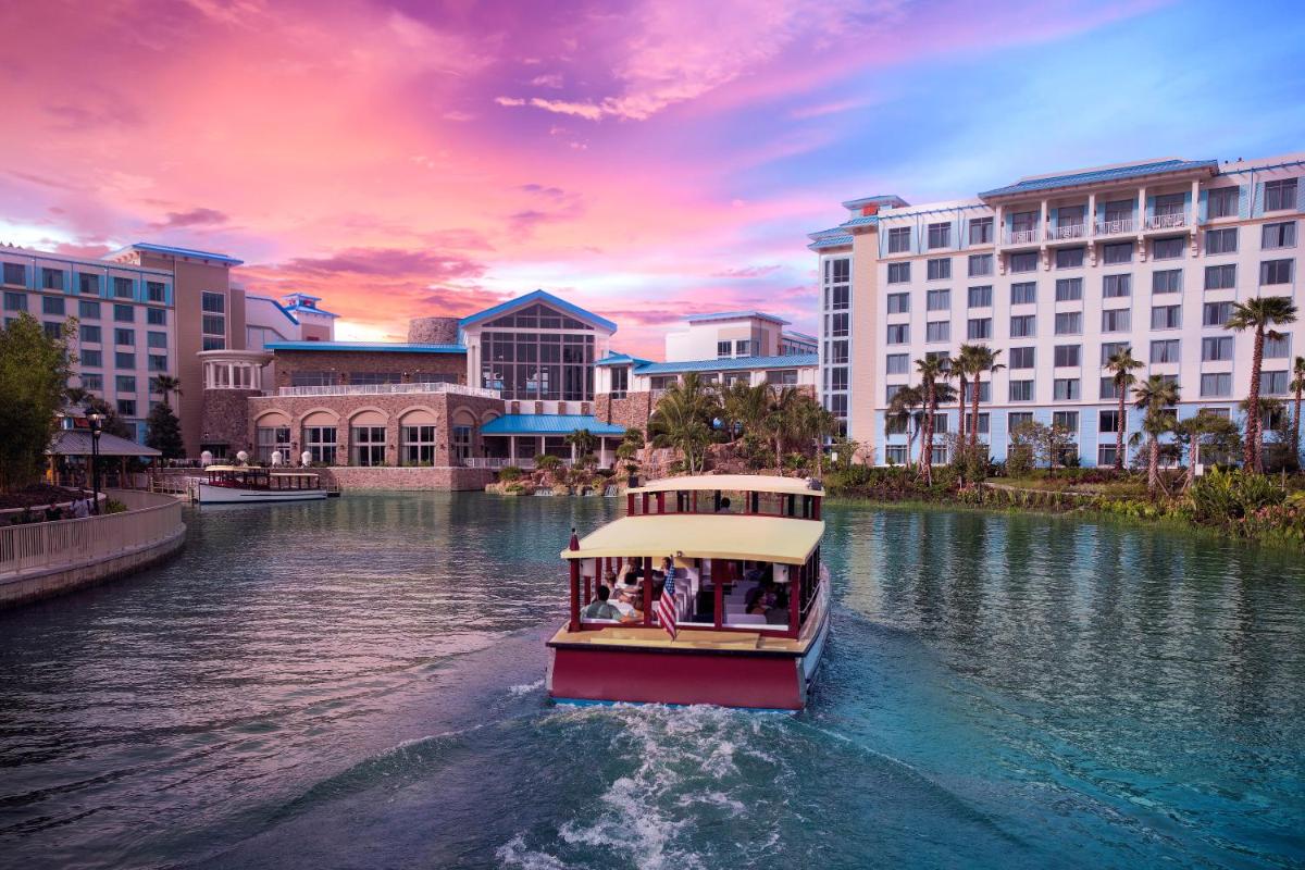 Universal's Loews Sapphire Falls Resort - Housity