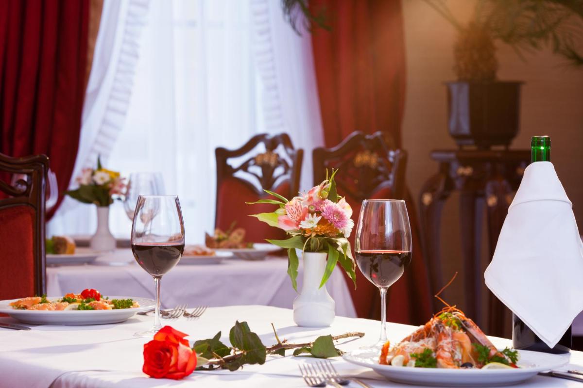 Staro Hotel - Housity