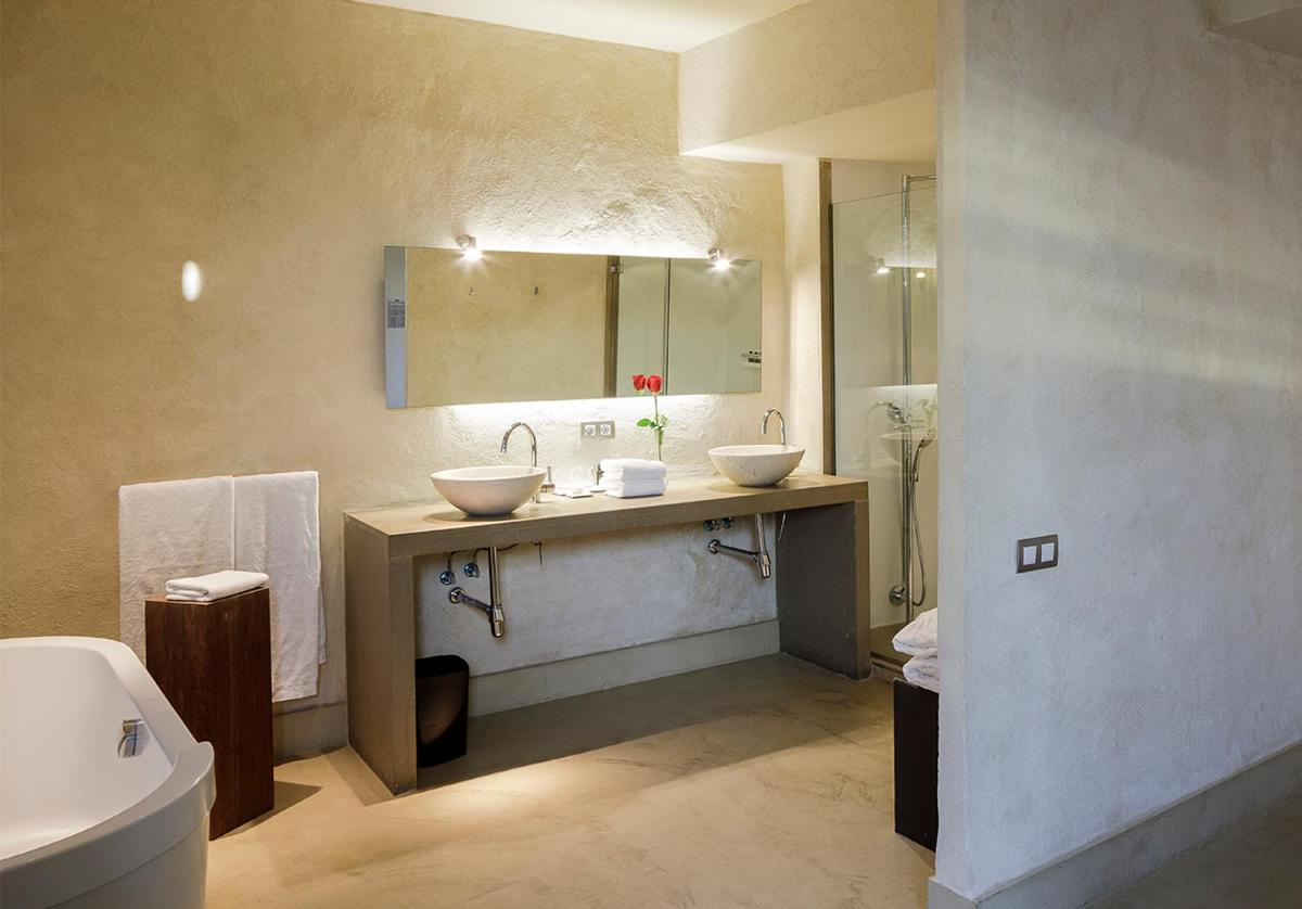 Un baño de EME Catedral Mercer Hotel