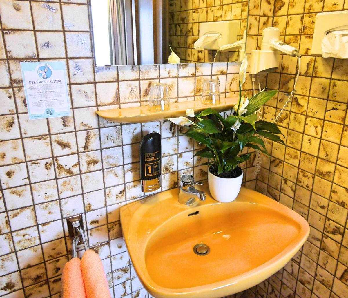 Hotel Landgasthof Blume - Housity