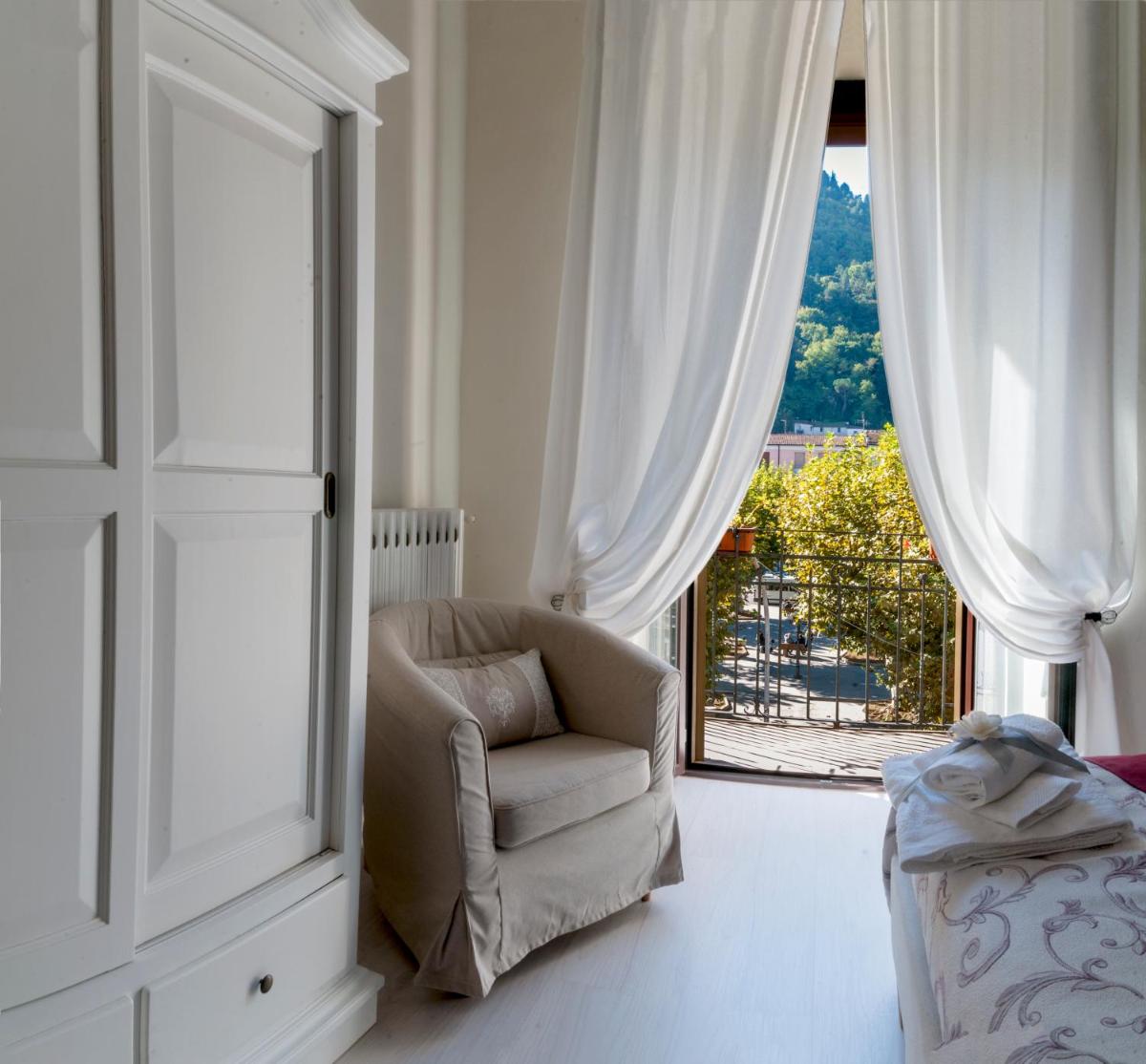 Le Finestre sulla Piazza - Housity